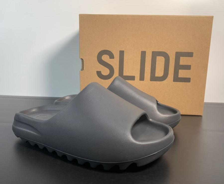 Yeezy Slide [X. 6]