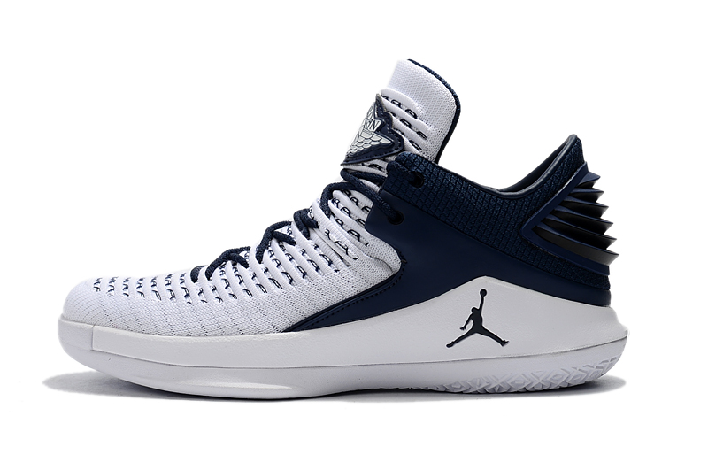 JORDAN 32 [H. 4]