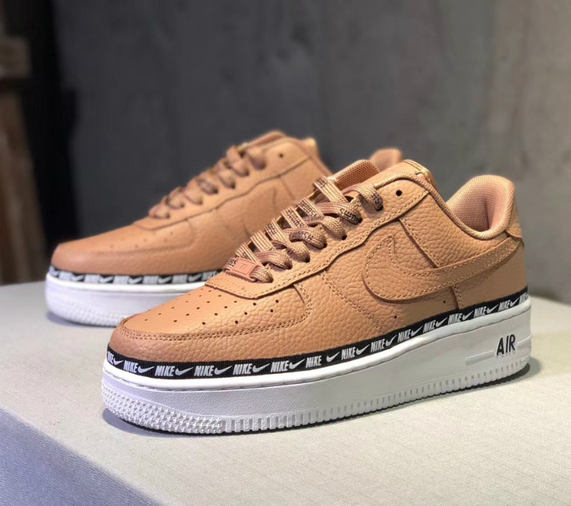 Air Force 1 Lea. [M. 3]