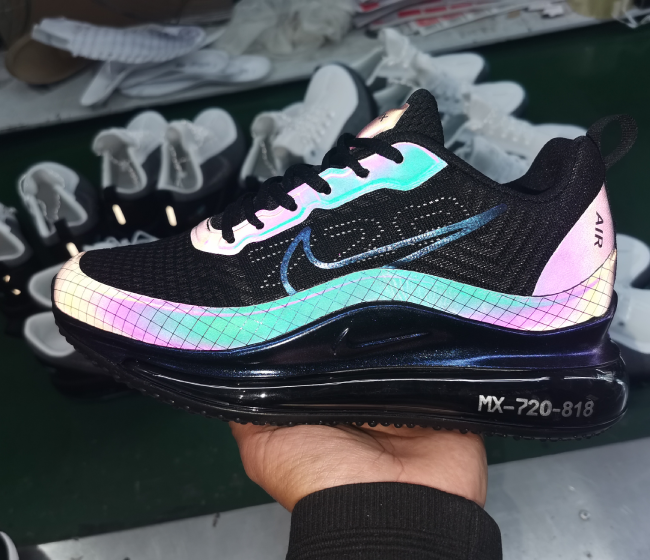 Nike Air Max 720 [X. 22]