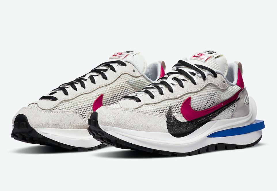 Nike x sacai VaporWaffle 'Royal Fuchsia'