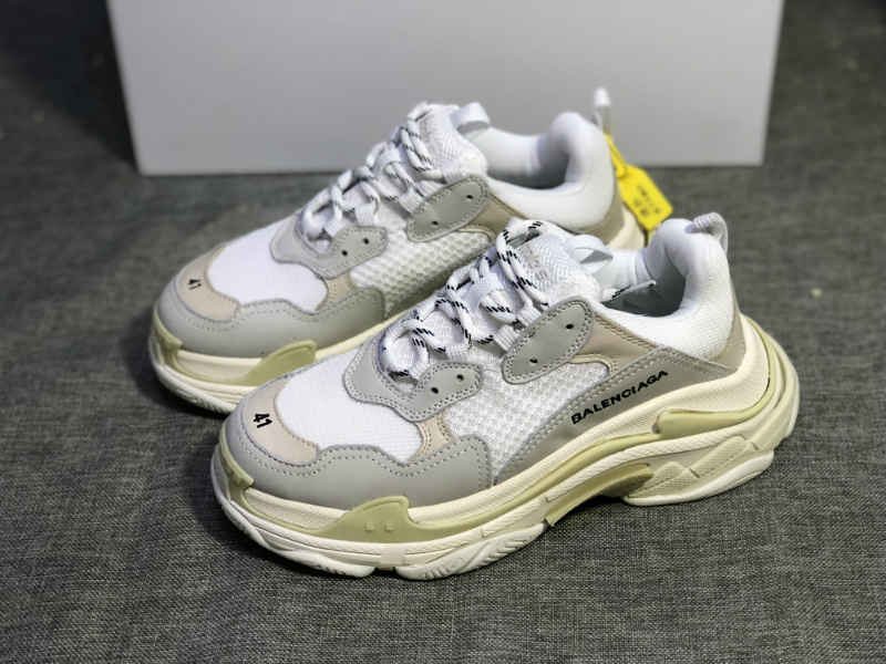 Balenciaga Triple S [M. 8]