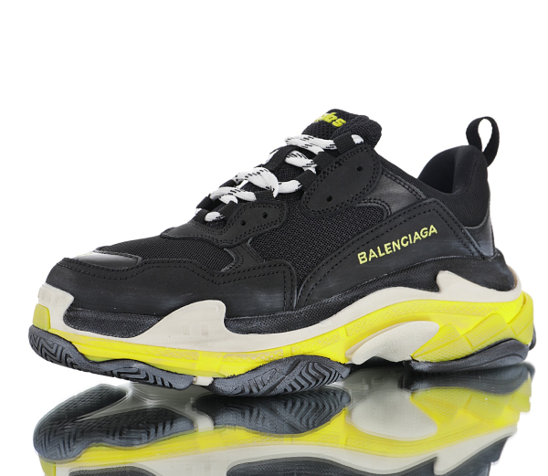 Balenciaga Triple S [M. 22]