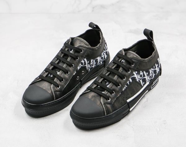 DIOR Low-Top Sneakers [M. 4]