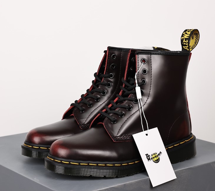 Dr. Martens Boots [M. 1]