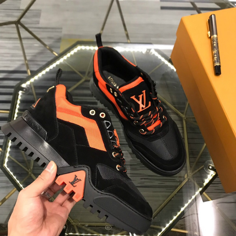 Louis Vuitton Trainer [M. 2]