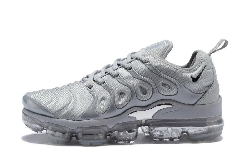 AIR VAPORMAX PLUS [M. 6]