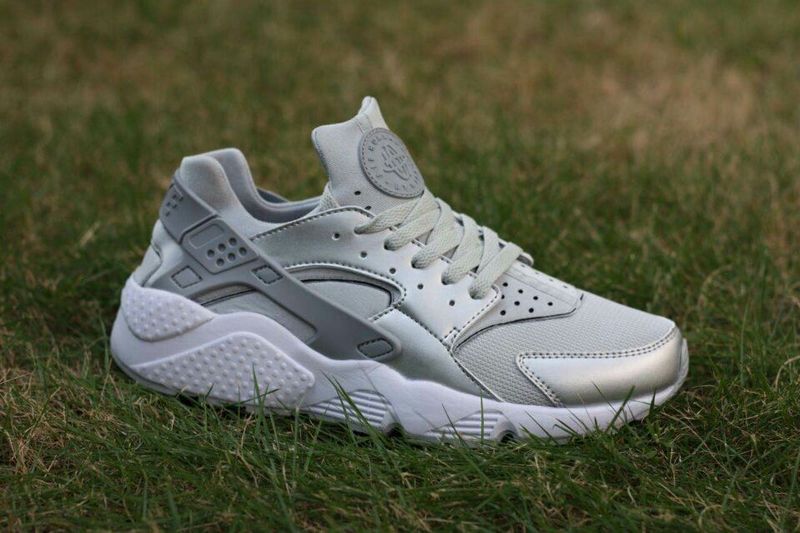 Nike Air Huarache [M. 4]