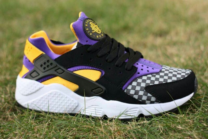 Nike Air Huarache [W. 6]