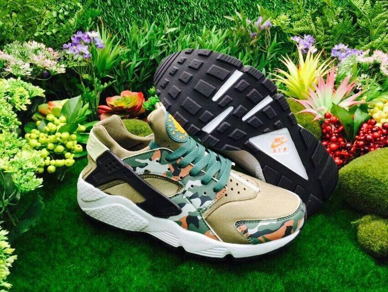 Nike Air Huarache [M. 9]