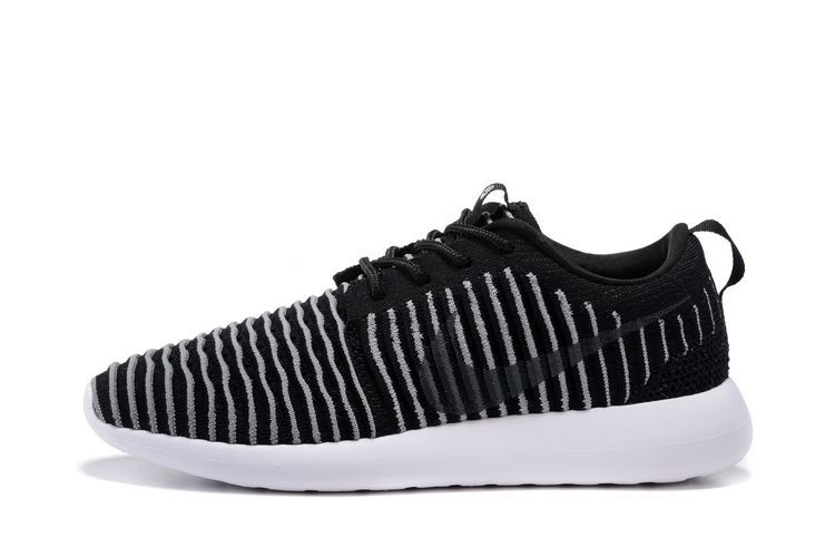 NIKE ROSHE TWO [H. 7]